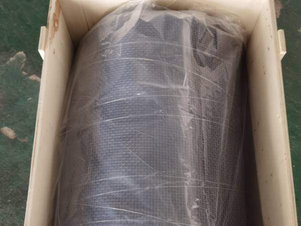 Titanium woven wire mesh wrapped with plastic film and packed in boxes